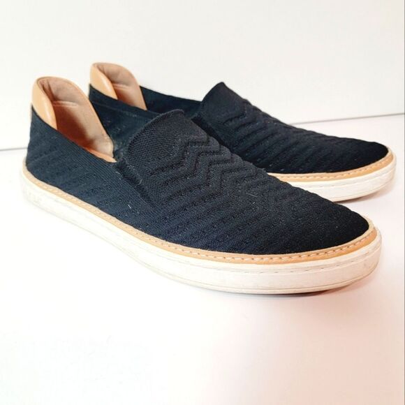 UGG Black Knit Sammy Chevron Slip On Comfort Flats Size 7 - Picture 3 of 10